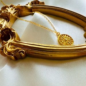 S925 in 14 K gold plated Vintage Sun Medallion